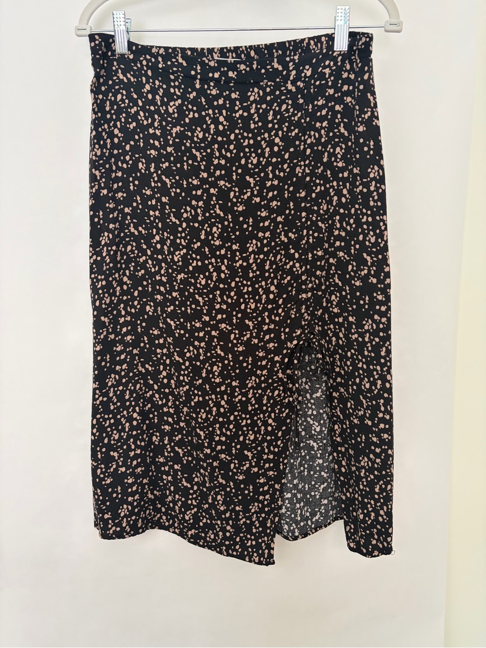 URBAN Romantics Abstract Spot Print High Slit Midi Skirt - Size Large